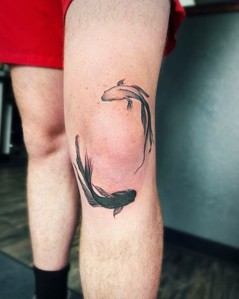 Fish Knee Tattoo Koi Fish Tattoo Above Knee, Knee Tattoo Cover Up, Knee Anime Tattoo, Above And Below Knee Tattoo, Cool Tattoo Placement Ideas, Jellyfish Knee Tattoo, Leaves Knee Tattoo, Circle Knee Tattoo, Tattoo Around The Knee