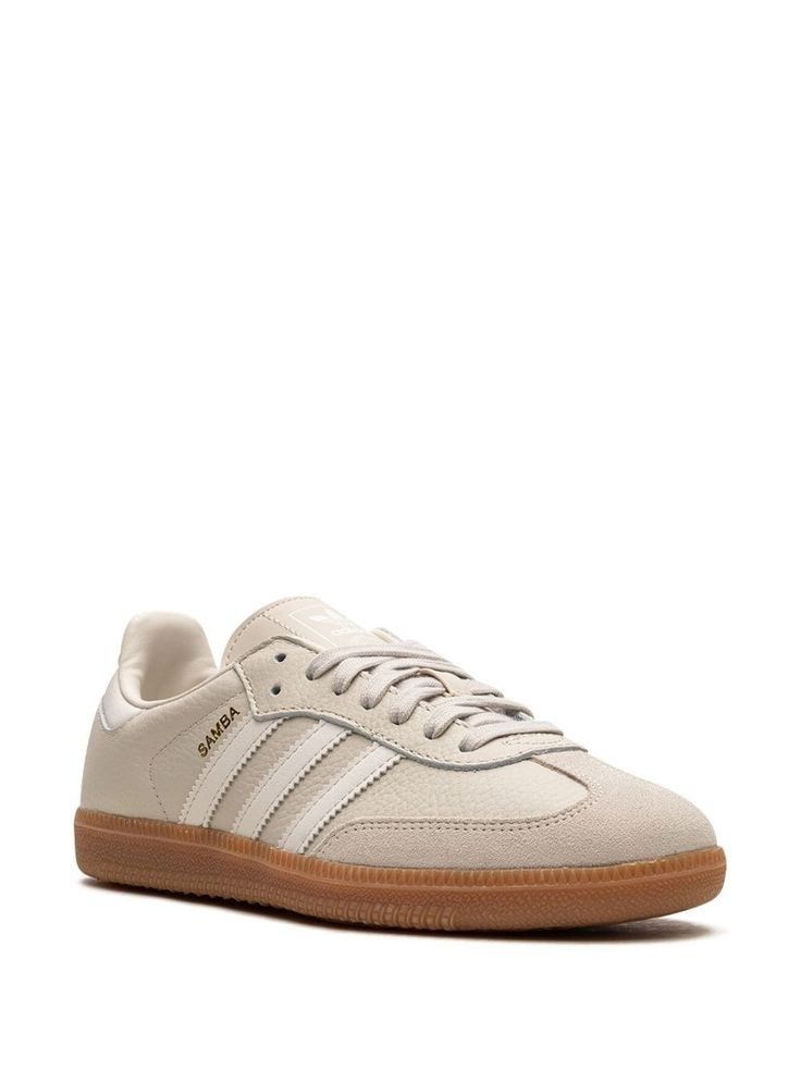 Baige Shoes, Cute Women Sneakers, Adidas Samba Beige Outfit, Beige Sambas, Adidas Samba Beige, Cream Sneakers, Adidas Samba White, Beige Adidas, Samba Adidas