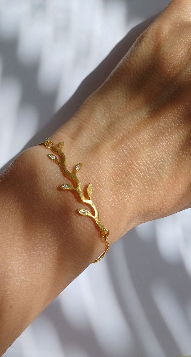 A branch from a tree on your hand Branch Bracelet, Gold Branches, Cuff Bracelets, Gold Bracelet, Jewelry Bracelets, Bracelet, Cuff, Beauty Book, Gift Card