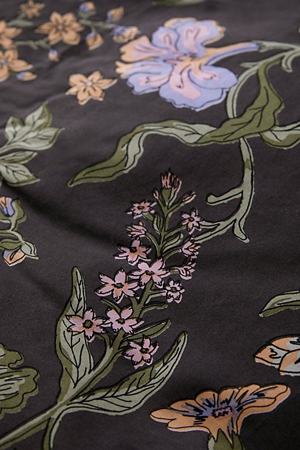 an image of a floral print on fabric