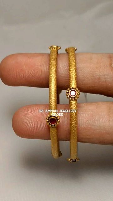 Gold Bangles Design Unique Latest Modern, Simple Gold Bangles Indian, Light Weight Gold Bangles Design, Baby Bangles Indian Gold, Simple Gold Bangle, Gold Earrings For Kids, Gold Kada, Gold Bangles Indian, Unique Gold Jewelry Designs