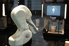 Kaffee-Roboter mit PRT Drehkranzlager