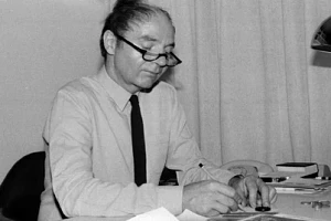 Günter Blase in his igus office in 1964