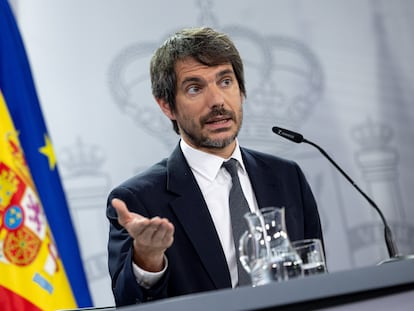 El ministro de Cultura, Ernest Urtasun, este martes durante la rueda de prensa tras el Consejo de Ministros.