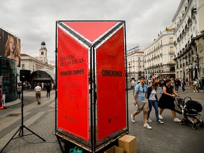 Un escenario del Festival de las Ideas, en la puerta del Sol de Madrid.