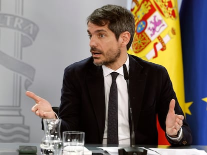 El ministro de Cultura, Ernest Urtasun, en la rueda de prensa posterior al Consejo de Ministros.