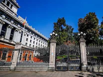 Fachada de la sede del Cuartel General del Ejército de Tierra, en Madrid.