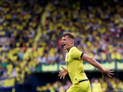 Alexander Sorloth celebra un gol con el Villarreal.