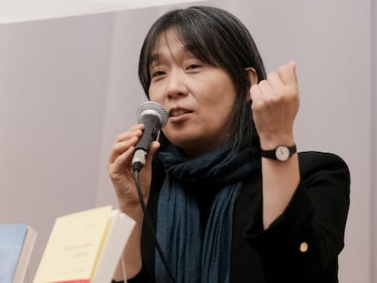 Han Kang, ganadora del premio Nobel de Literatura, en noviembre de 2023 en Seúl.