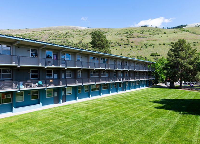 The exterior of the Craighead Apartments at UM&apos;s University Villages