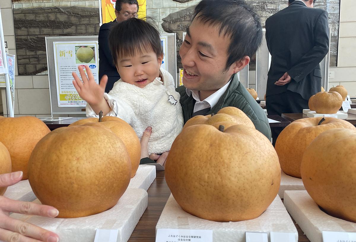 子どもの頭より大きい？写真は1歳7カ月の潤ちゃん