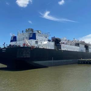 Bay Shipbuilding Delivers US' Largest LNG Bunker Barge to Crowley