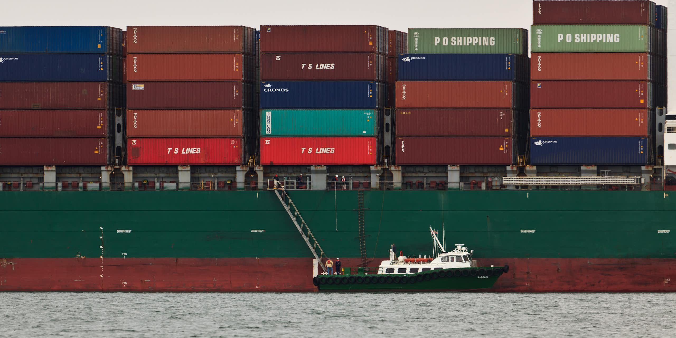 Maritime commerce and climate change: how effective would a carbon tax on shipping be?