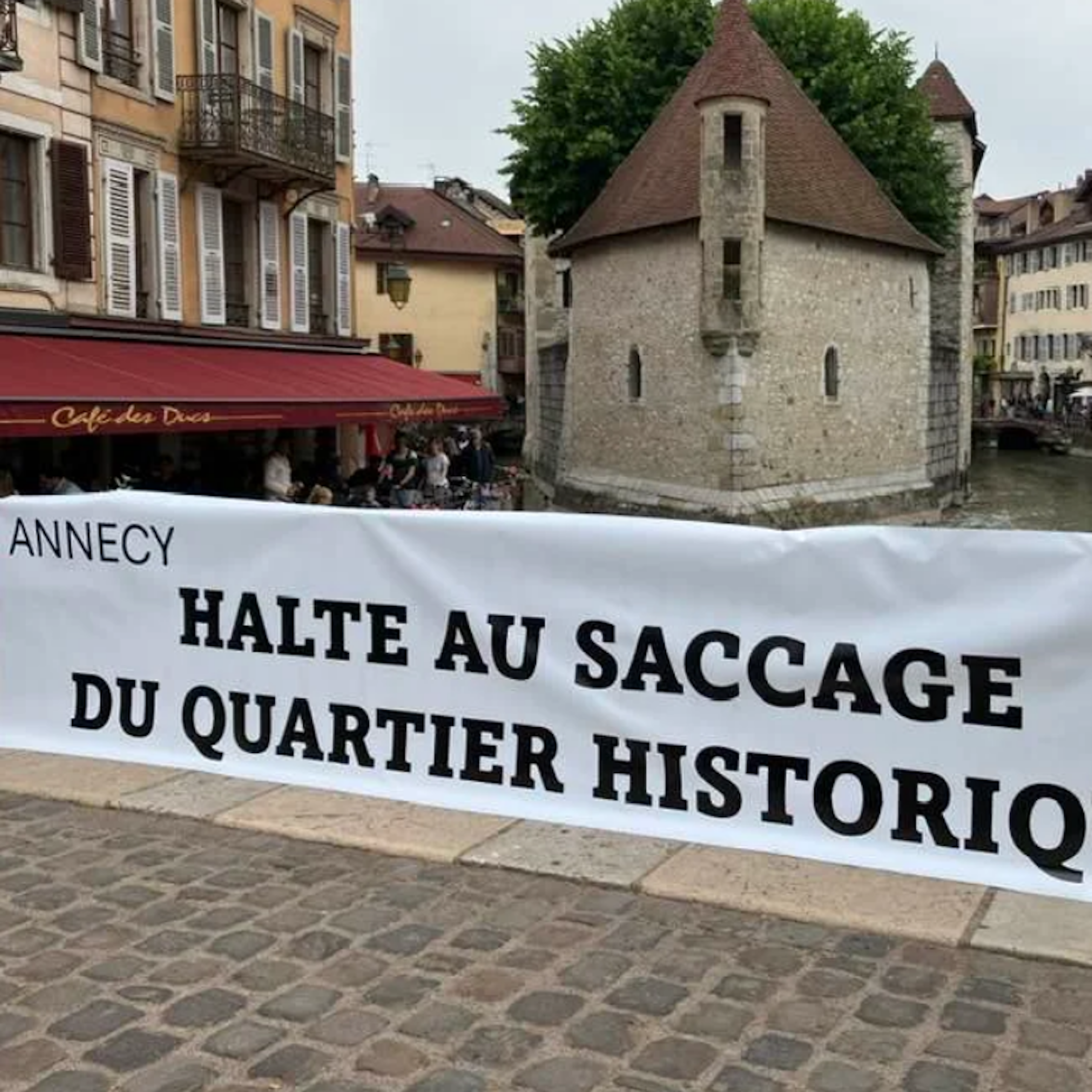 Annecy : derrière la carte postale, l’ombre du surtourisme