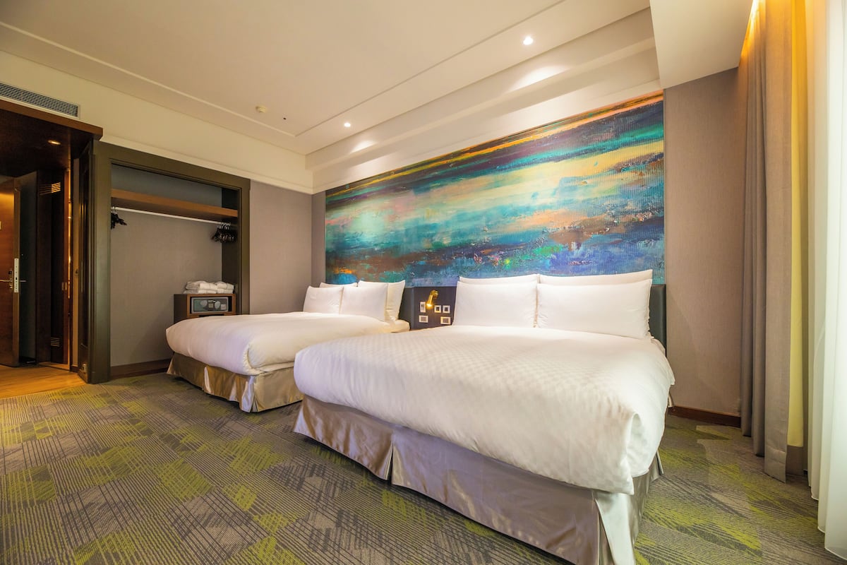 Deluxe Quadruple Room | Premium bedding, down comforters, free minibar, in-room safe