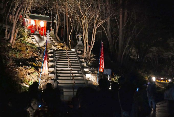 もはや異界!?　西の河原は幻想ライティング