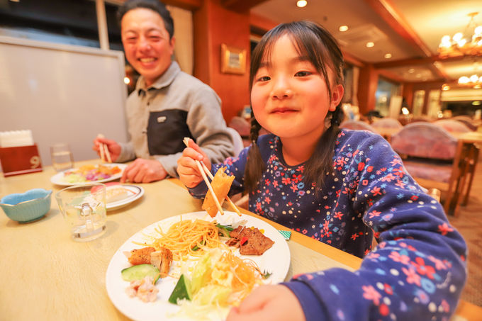 和洋室にバイキング…。親子にうれしい「斑尾高原ホテル」