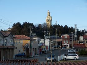 巨大観音がお出迎え！ずば抜けたスケールを誇る大観音加賀寺