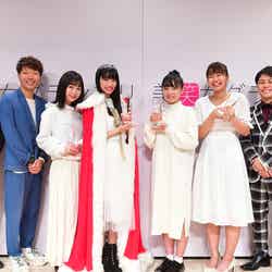 （左から）アキナ、岡村佳恵さん、高野渚さん、佐藤綾香さん、山中遥希さん、井上裕介、渋谷凪咲（提供写真）