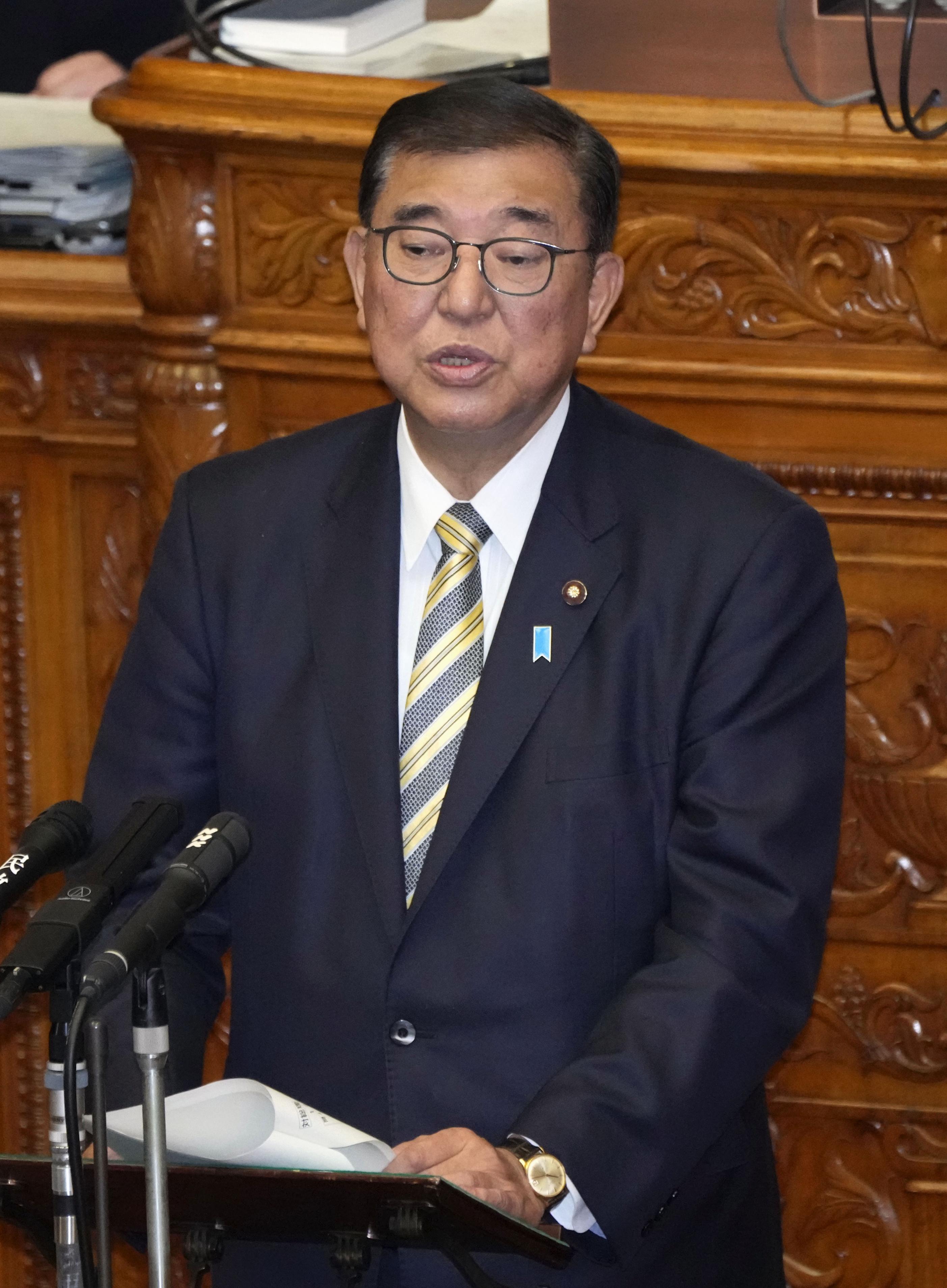 参院本会議で答弁する石破首相＝20日午前