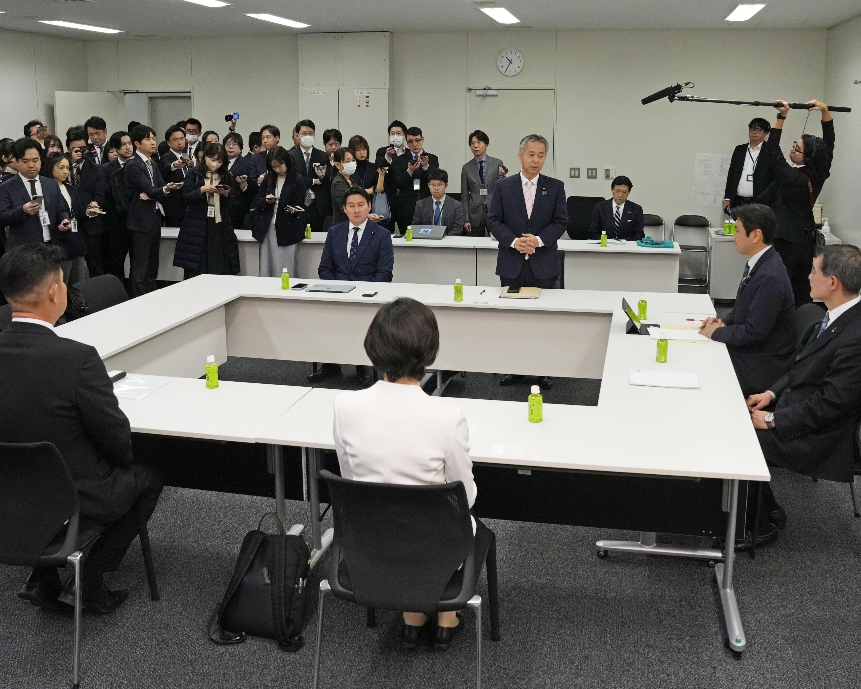 自民、公明、日本維新の会の3党が国会内で開いた、教育無償化に関する政策協議＝26日午前