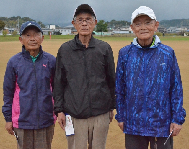 3位トーナメントで優勝した葛城B=橿原運動公園まほろば広場