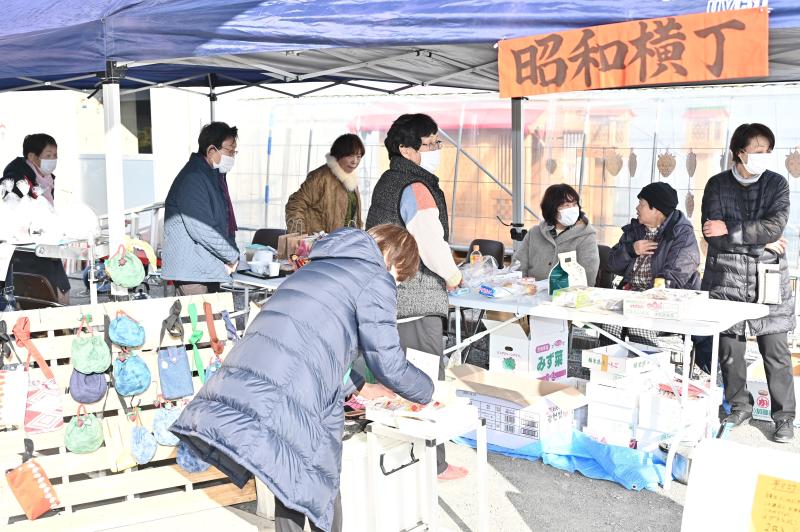 出会いの森いちご園で開かれた被災地支援イベント