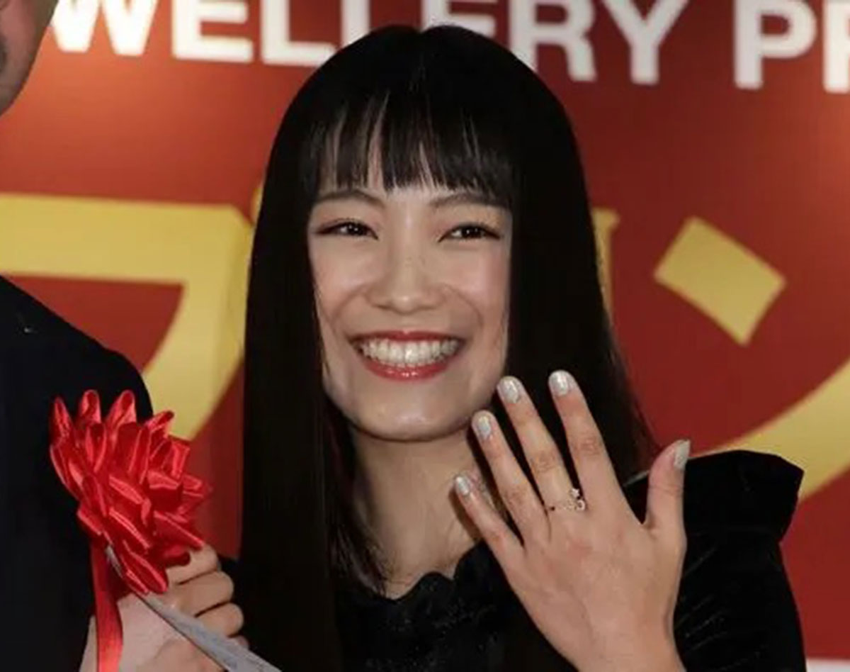 「ストレスかな」紅白出場34歳歌手　離婚後の度重なる“激変”に寄せられる心配の声