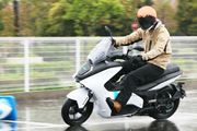 市販を熱望！ ヤマハの原付二種電動スクーター「E01」の試乗で実感した電動バイクの可能性