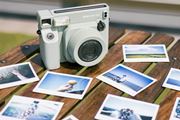 ワイドに撮れる新型チェキ「instax WIDE 400」で楽しむ家族旅行