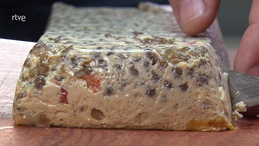 Receta de pastel de lentejas con pimiento del chef Sergio Fernández