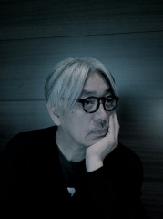 坂本龍一、恒例の元日ラジオで細野、小山田、青葉市子らとセッション