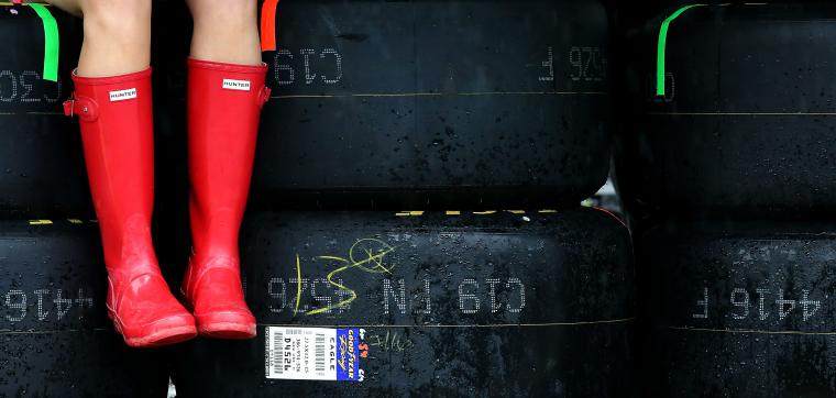 USA Today 301 halted as rain spills onto track image