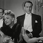 George Sanders, Cedric Hardwicke, and Isabel La Mal in Lured (1947)