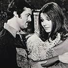 Robert Goulet and Paula Prentiss in The Couple Takes a Wife (1972)