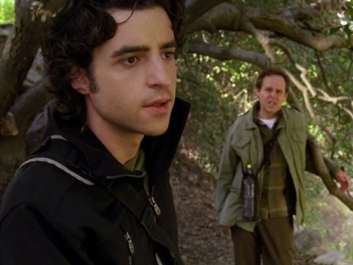 Peter MacNicol and David Krumholtz in Numb3rs (2005)