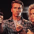 Arnold Schwarzenegger and Sharon Stone in Total Recall (1990)