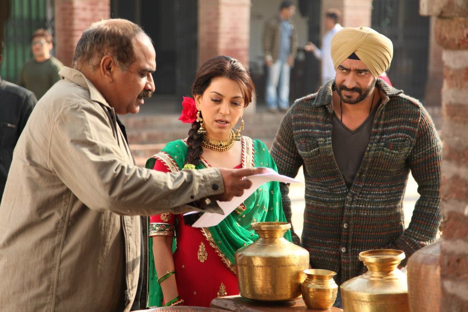 Juhi Chawla and Ajay Devgn in Son of Sardaar (2012)