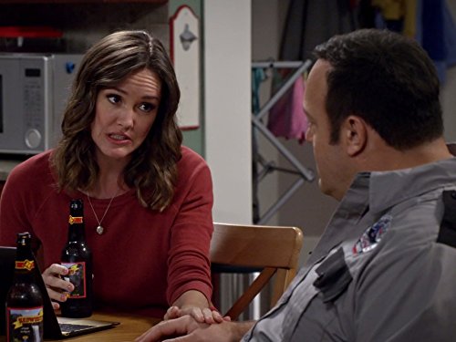 Erinn Hayes and Kevin James in Kevin Can Wait (2016)