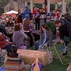 Sally Struthers, David Sutcliffe, Liz Torres, Rose Abdoo, and Lauren Graham in Gilmore Girls (2000)