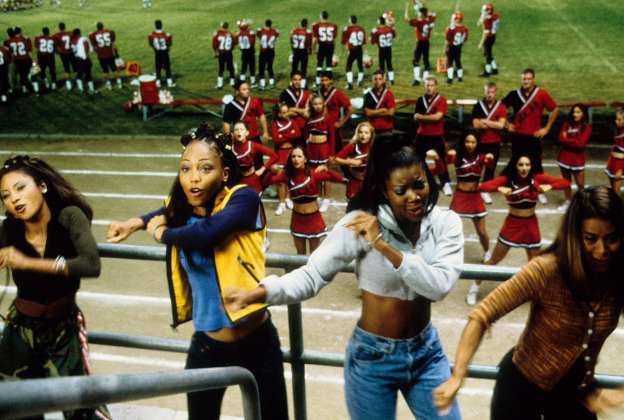 Kirsten Dunst, Clare Kramer, Gabrielle Union, Rini Bell, Nicole Bilderback, Eliza Dushku, Shamari DeVoe, Tsianina Joelson, Natina Reed, Huntley Ritter, Nathan West, and Brandi Williams in Bring It On (2000)