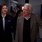 Geena Davis and Donald Sutherland in Commander in Chief (2005)