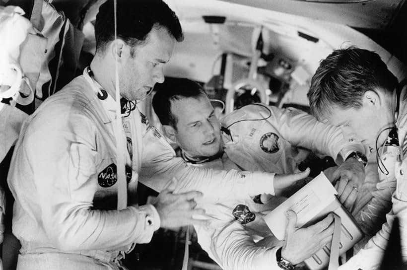 Kevin Bacon, Tom Hanks, and Bill Paxton in Apollo 13 (1995)