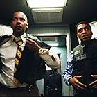 Denzel Washington and Chiwetel Ejiofor in Inside Man (2006)