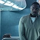 Idris Elba in Hijack (2023)