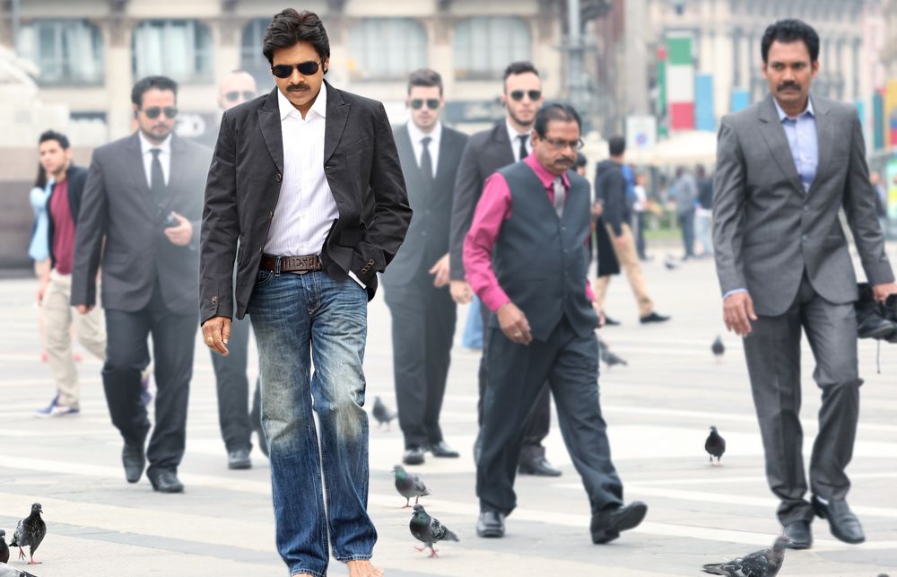 Pawan Kalyan, M.S. Narayana, and Narra Srinivas in Attarintiki Daredi (2013)