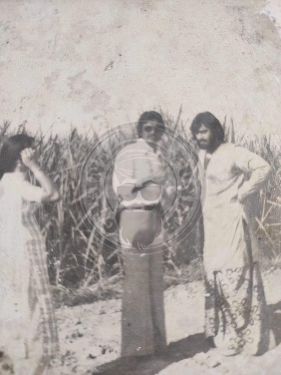 Shoma Anand, Mohan Baggad, and Gurcharan Pohli in Balbeero Bhabi (1981)