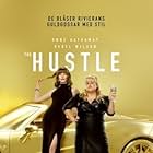 Anne Hathaway and Rebel Wilson in The Hustle (2019)