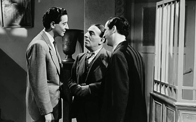 Vasilis Logothetidis and Vangelis Protopappas in Santa Chikita (1953)