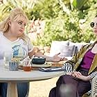 Anne Hathaway and Rebel Wilson in The Hustle (2019)